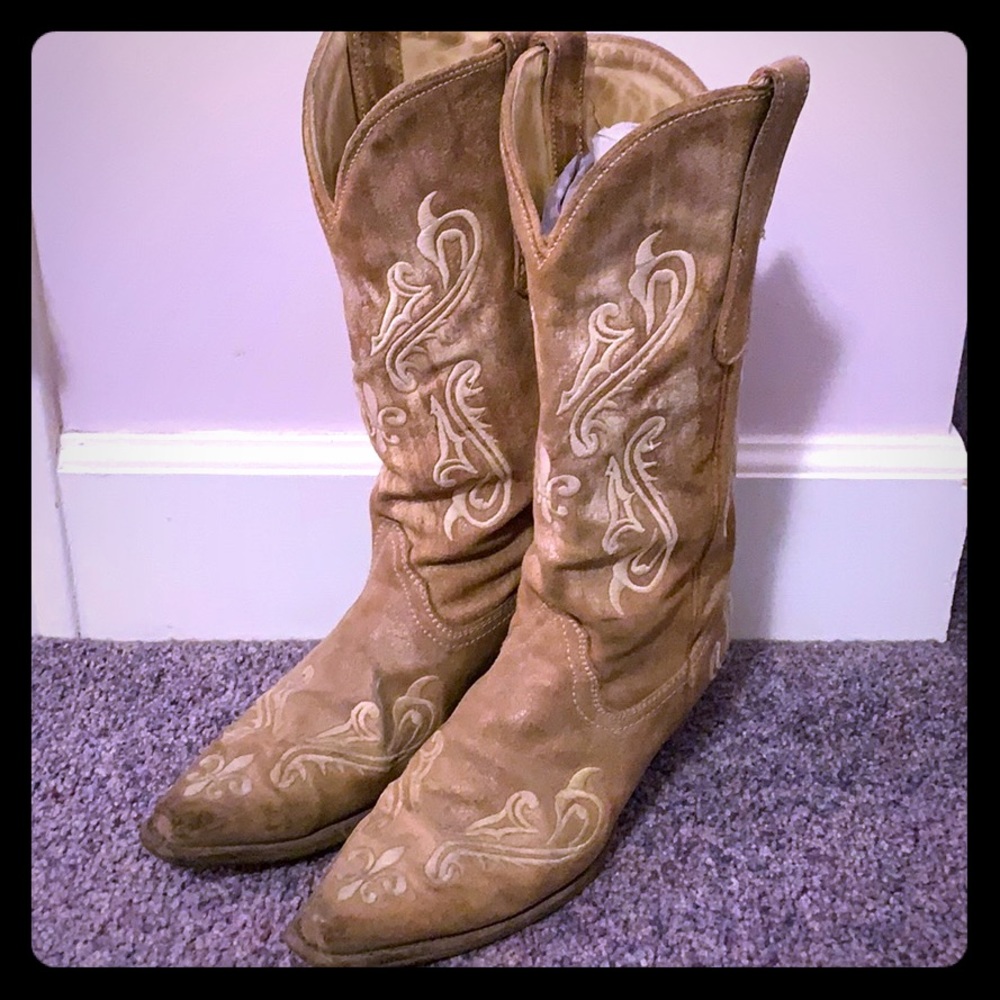 Corral Snip Toe Boots